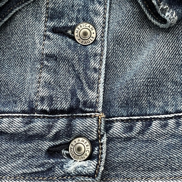 American Eagle Medium Wash Oversized Boyfriend Distressed Jean Jacket Small - Picture 6 of 12